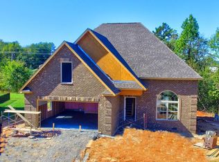 707 Peachtree Dr, Maryville, TN 37801