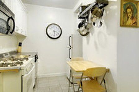 2nd image of 288 W 92nd St APT 1-E