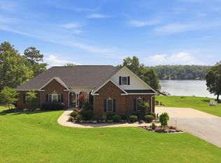 105 Coogans Blf, Hodges, SC 29653