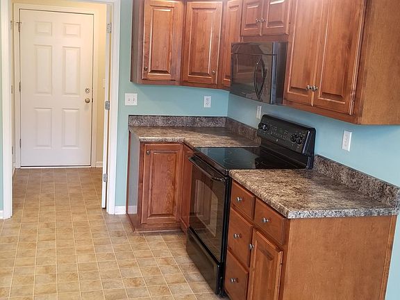 5th image of 175 Old Mill Dr