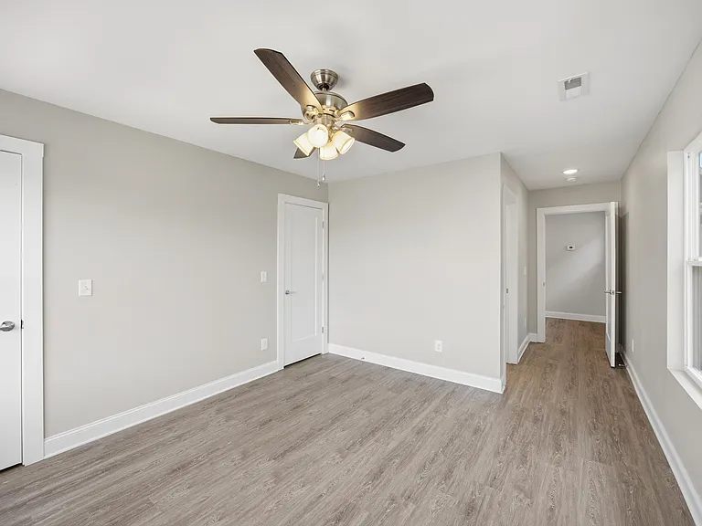 2303 E 19th St — Photo 12