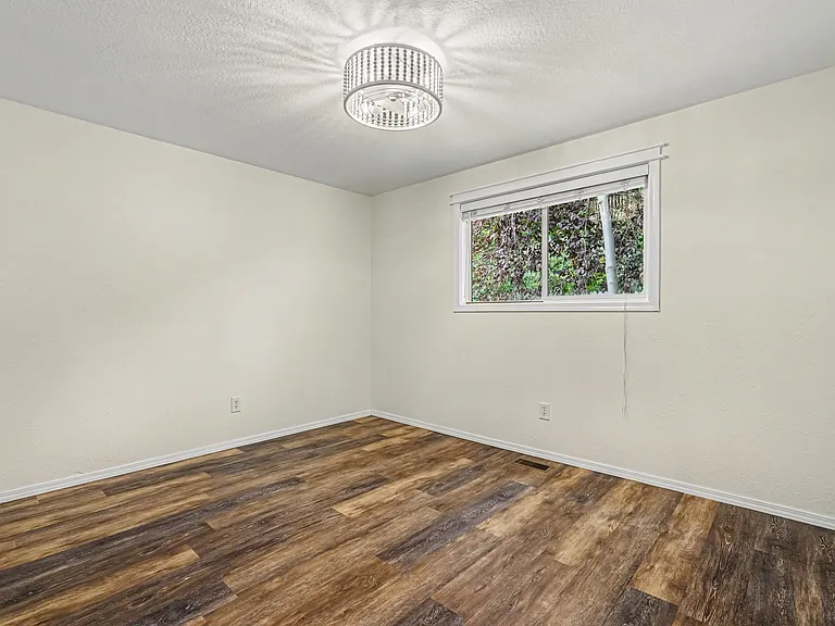 2115 N Courtney Dr — Photo 17