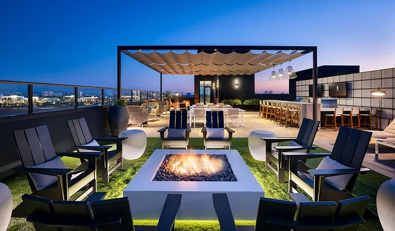 Rooftop Lounge