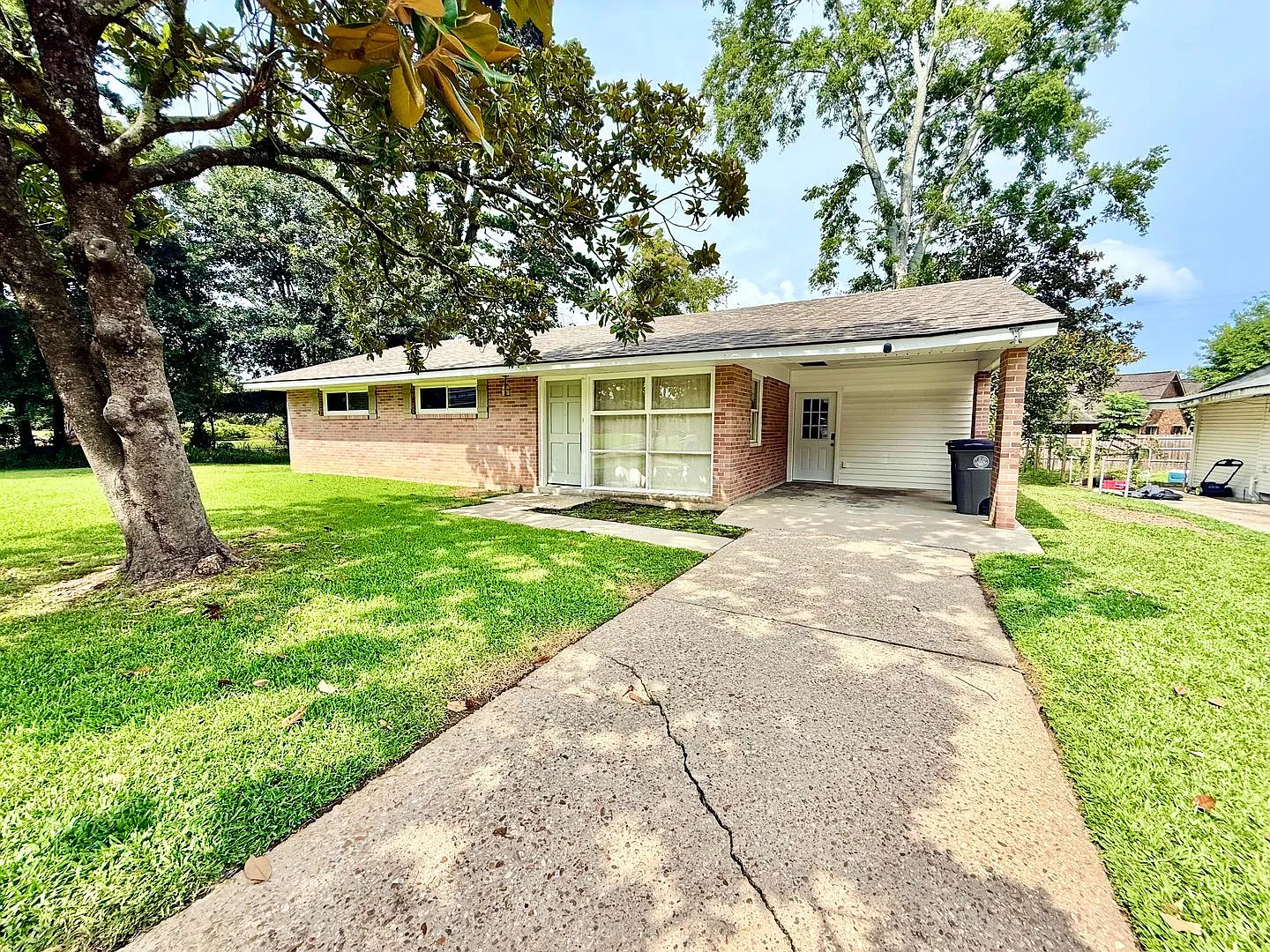 Updated 3 Bedroom Home with Large Fenced Yard in Land O' Lakes — Photo 2