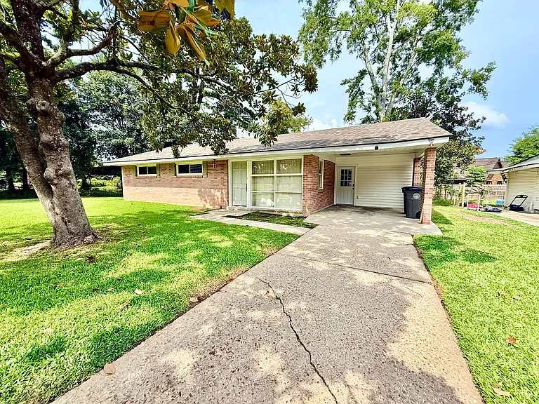 2235 E Contour Dr — Photo 2