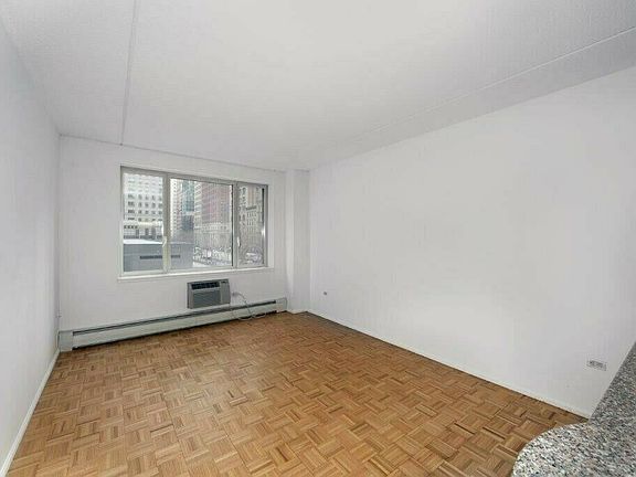 4th image of 95 Worth St #1304