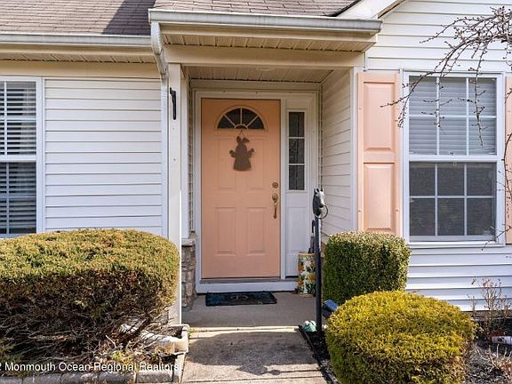 2nd image of 21 Morning Glory Ln