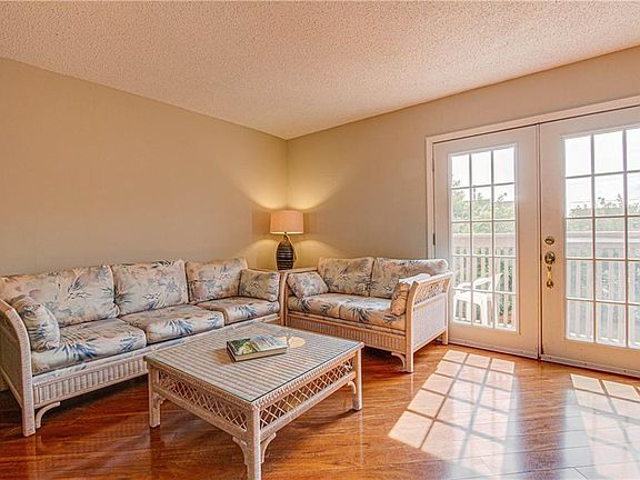 3rd image of 925 Tarpon Ave APT 7