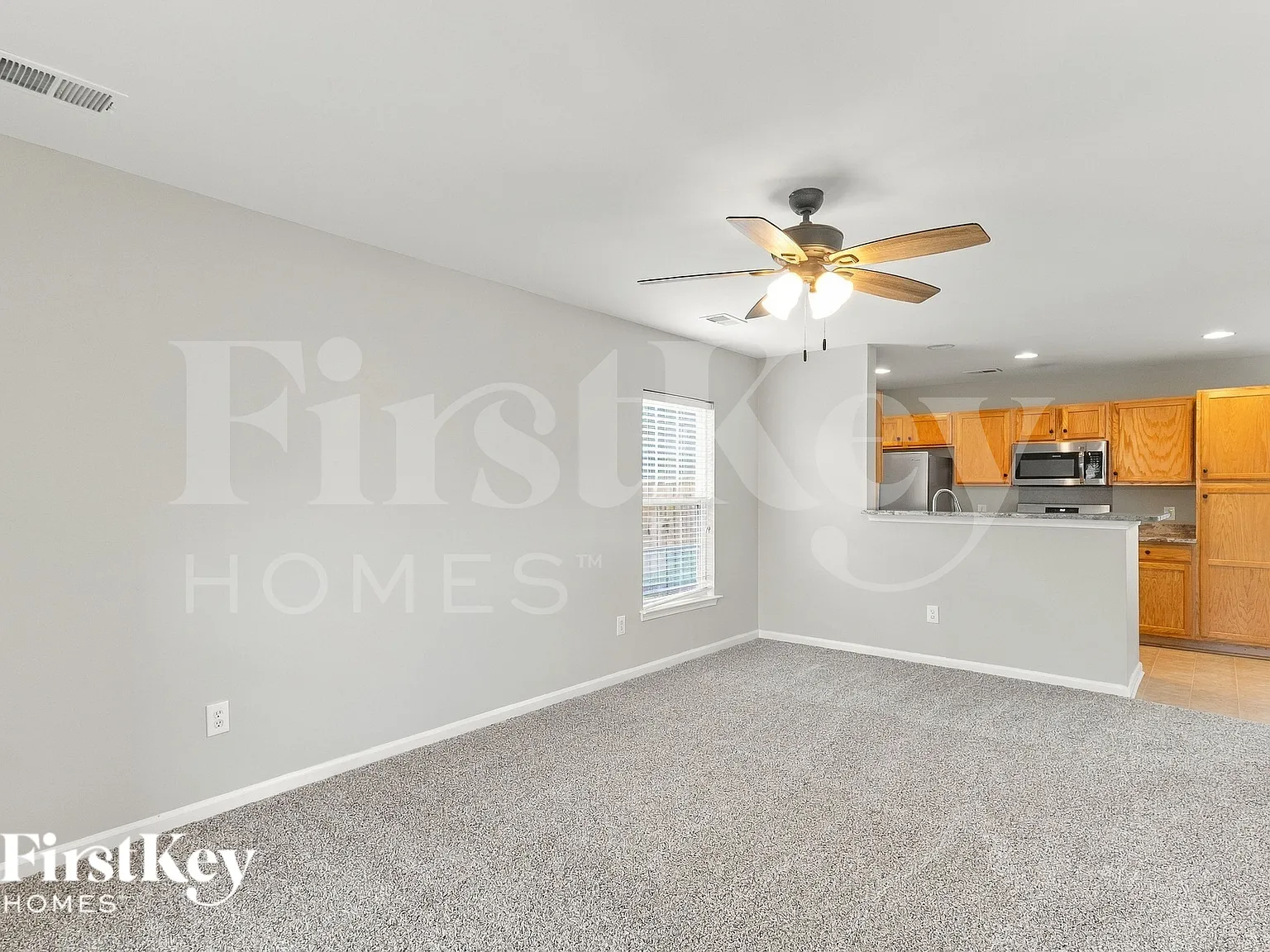 3 bed, 2.5 bath, 1326 sqft, $2,050 — Photo 2