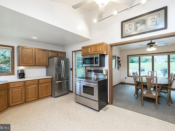 3rd image of 31 Highland Dr