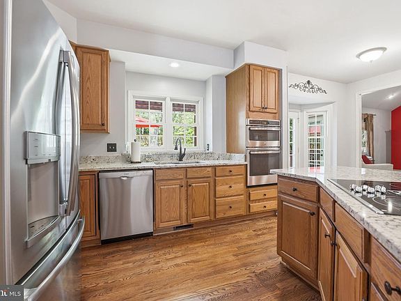 4th image of 7864 Meadowgate Dr