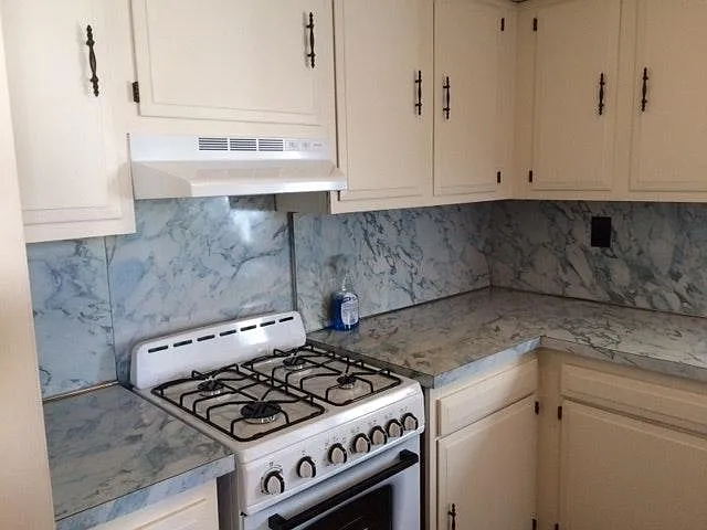Kitchen with appliances