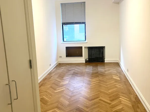 1680 York Avenue image 5 of 10