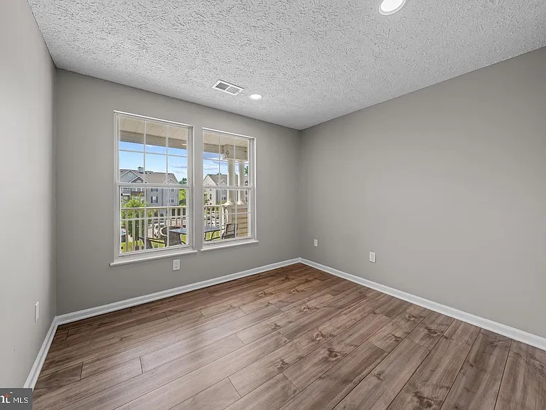 5601 Avonshire Pl #M — Photo 7