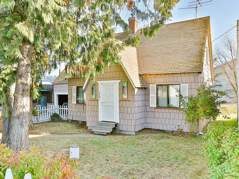 3401 Odell Hwy — Photo 1