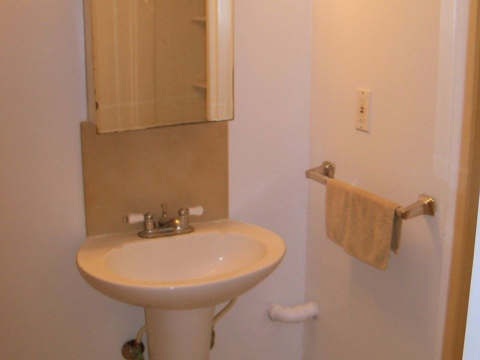 bath w/ pedistal sink & full bath and shower