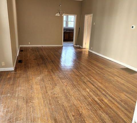 3rd image of 303 W Broadway Blvd