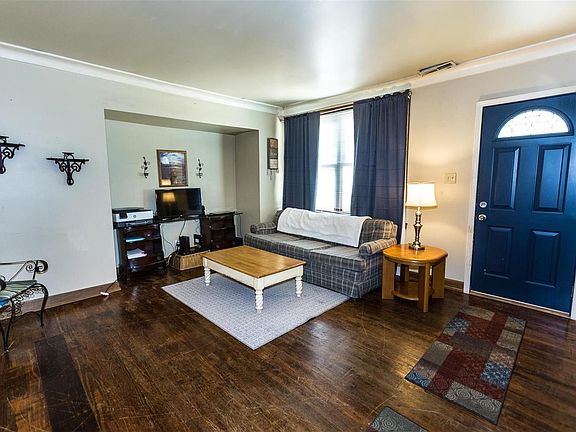 5th image of 3704 Marvin Ave