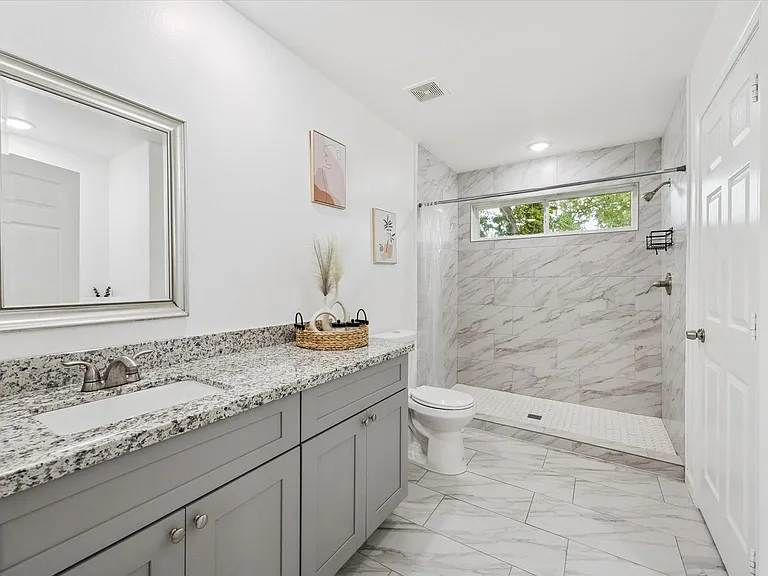 2631 Stevens St — Photo 18