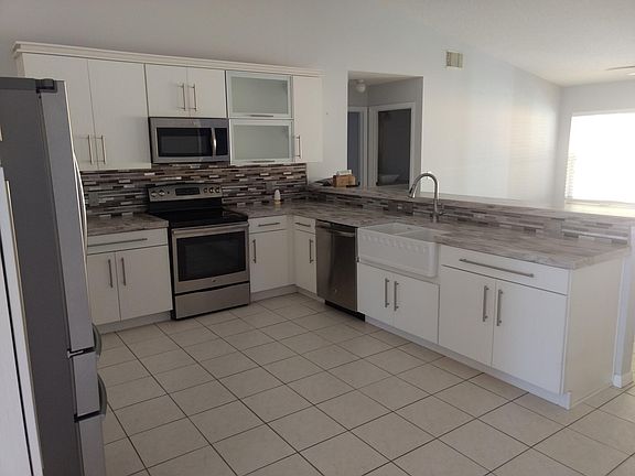 3rd image of 457 NE Pecos Way