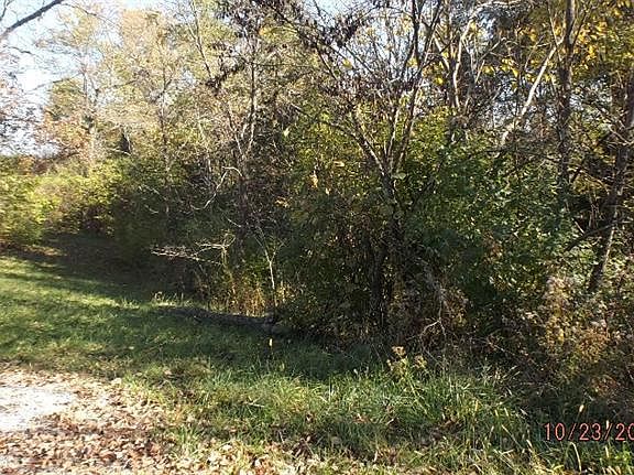 4th image of 496 Arnold Ln