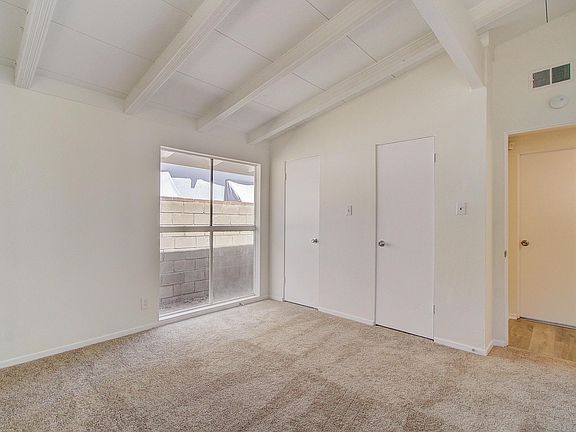 4th image of 901 Starcrest Dr