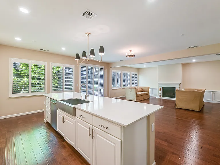 5533 Kennedy Pl — Photo 3