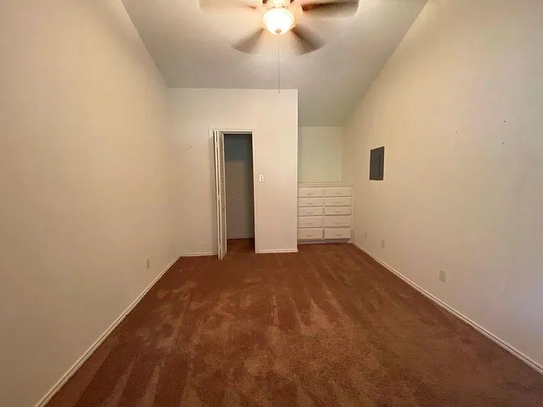 300 El Paso St — Photo 8