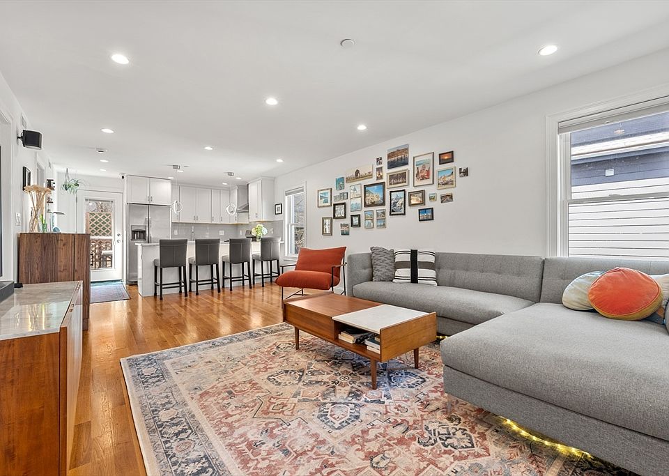 1st image of 134 Heath St #3