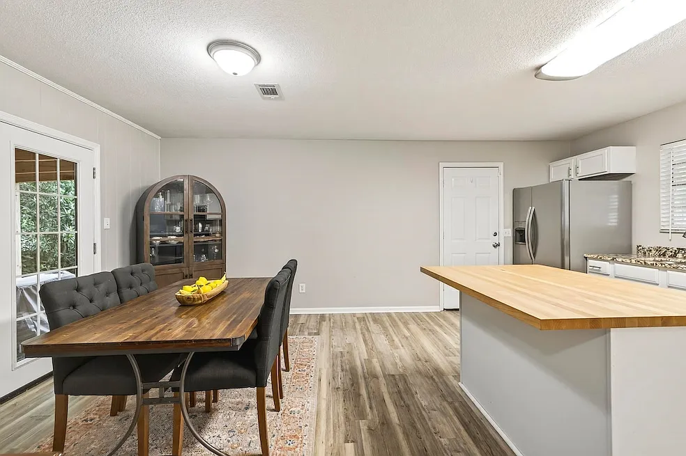 1816 Aaron Rd — Photo 3