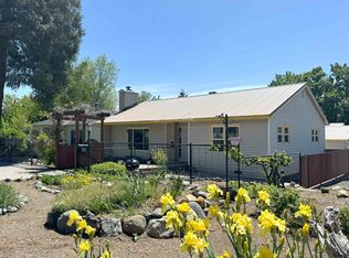 723 Cedar St, Mount Shasta, CA 96067