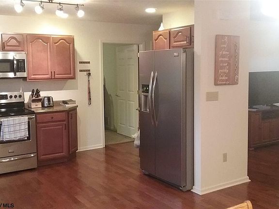 4th image of 83 Lucretia Ct