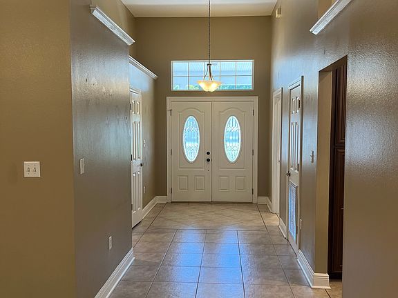 3rd image of 264 Tecumseh Ln