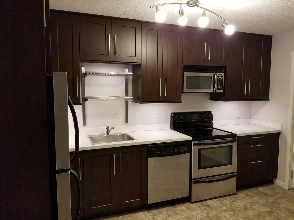 1st image of 22-24 Hickory Cir #24