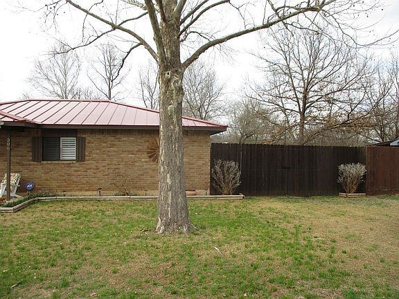 3rd image of 306 Tallwood Dr