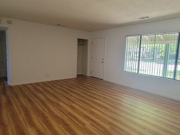 4th image of 21855 Belmont Dr