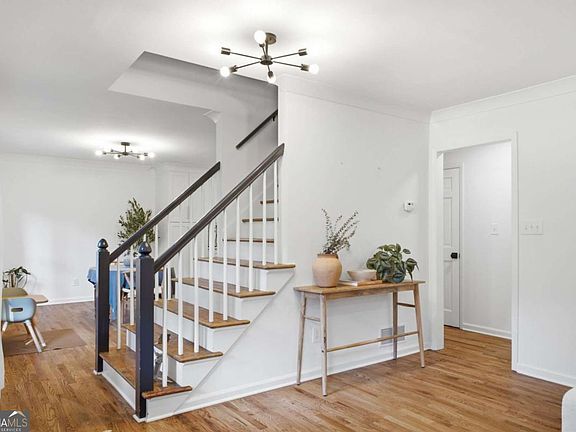 3rd image of 1465 Dallas Cir SW