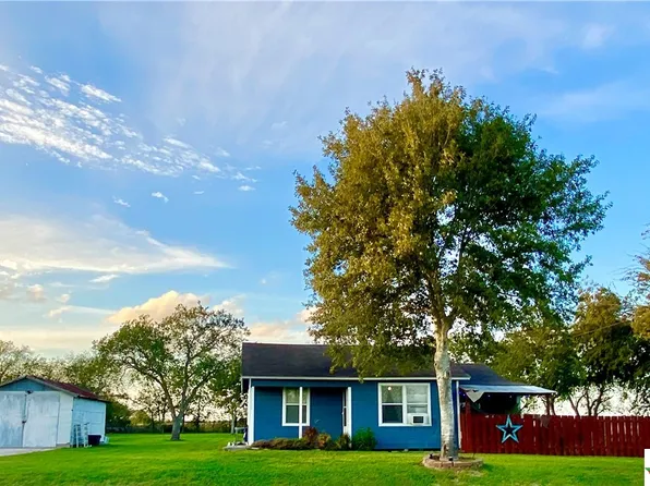 1026 County Road 406, Edna, TX 77957