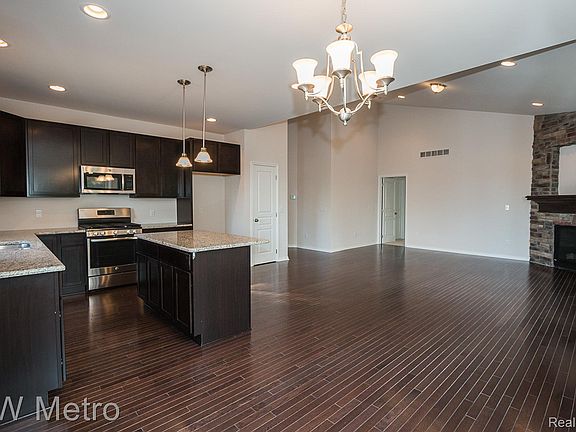 5th image of 34632 John Bartley Cir