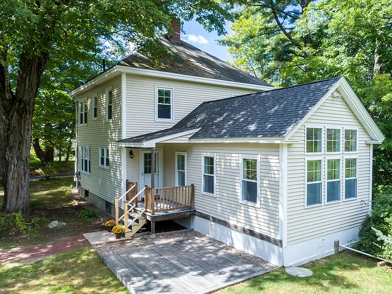 165 Longwoods Rd — Photo 7
