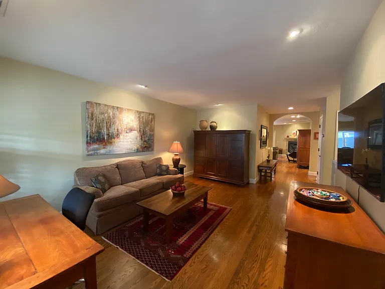 2750 Iowa St — Photo 2