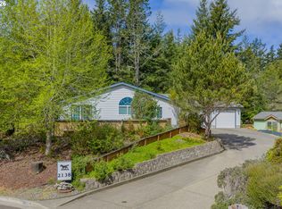 2138 Lynne Dr, North Bend, OR 97459
