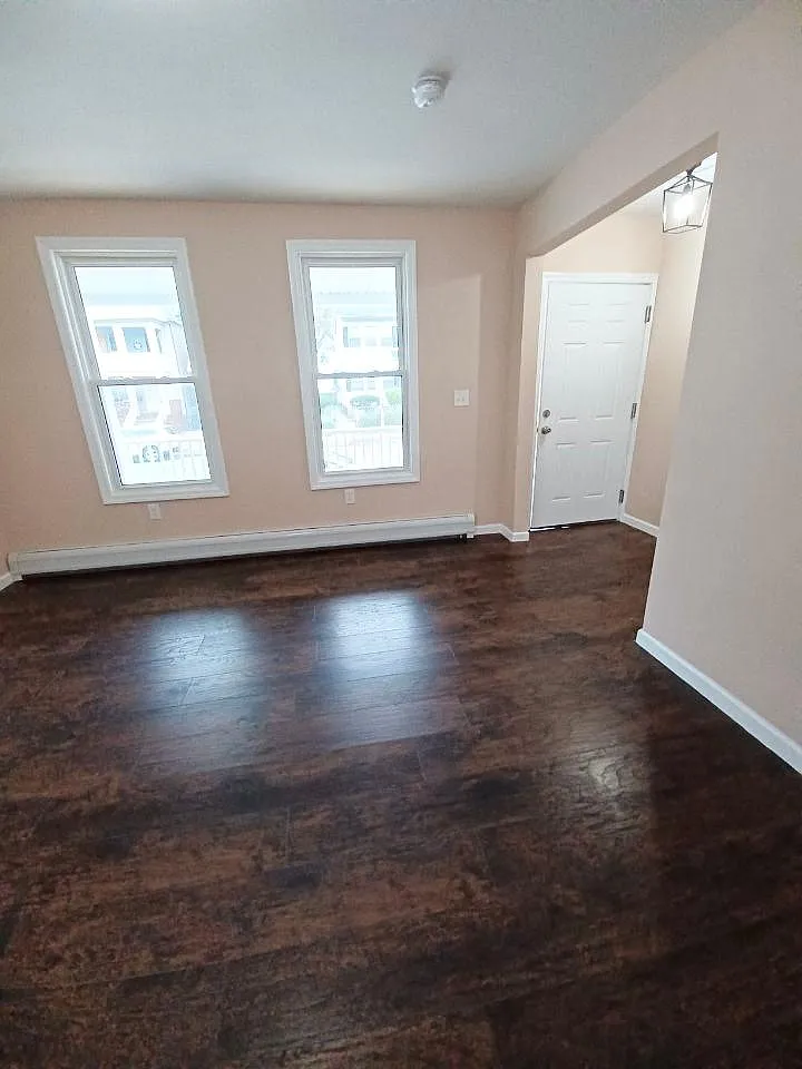 528 S Clinton St — Photo 3