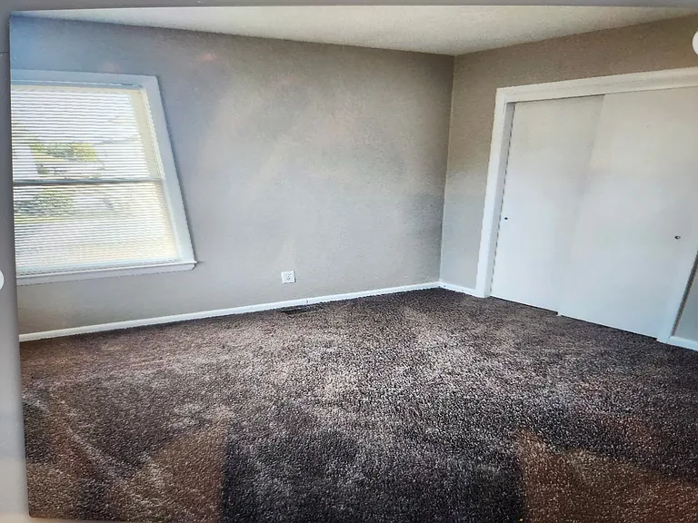 1054 Bay St — Photo 6