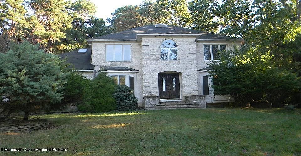 1st image of 19 Eastwood Blvd