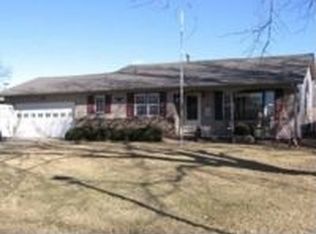 806 Valley Chase Ave, Hastings, NE 68901