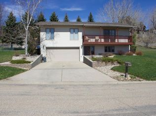 1620 Terrace Dr, Minot, ND 58703