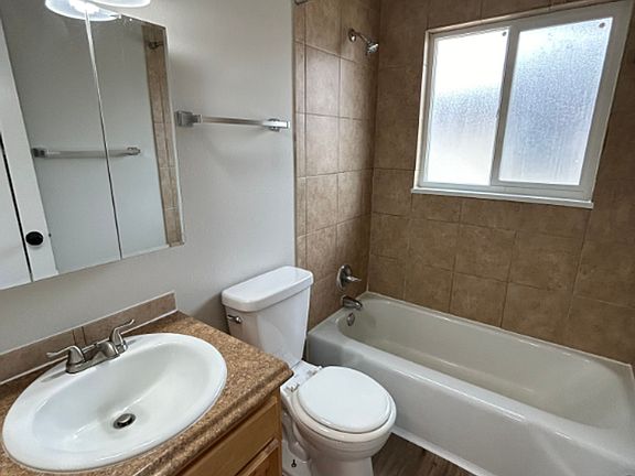 5th image of 4226 Forrest Hill Rd