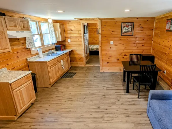 11 Collins Street, Bingham, ME 04920