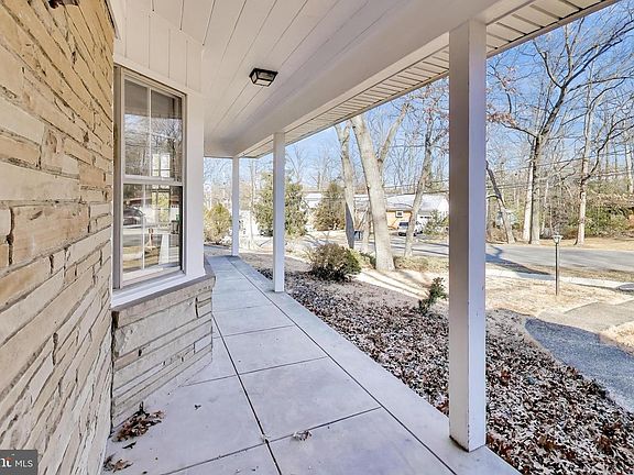 3rd image of 4007 Harrison Rd